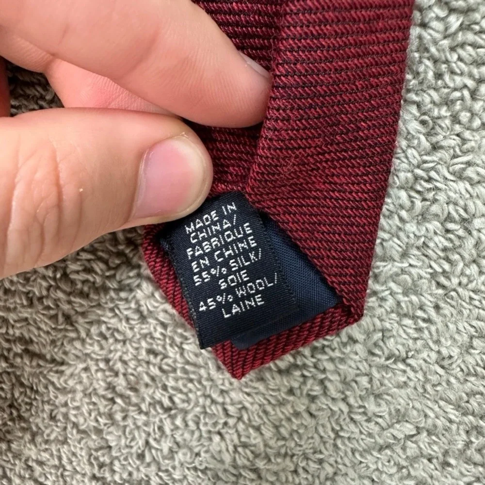 Lands End Mens Burgundy Red Silk Wool Blend Textured Weave Necktie V1512/M3232